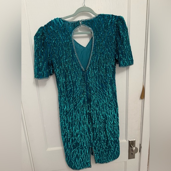 Vintage Puff Sleeve V-Neck Mini Dress with Sequins - Picture 3 of 10